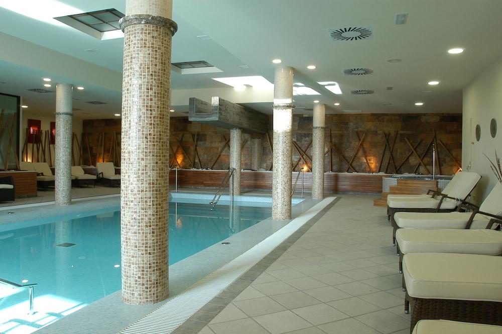 Hospes Palacio De Arenales & Spa Caceres Exterior photo Spa